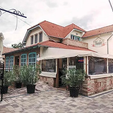 Oetoesfogat Panzio فندق مبيت وإفطار 3*