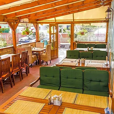 Oetoesfogat Panzio Bed & Breakfast 3*