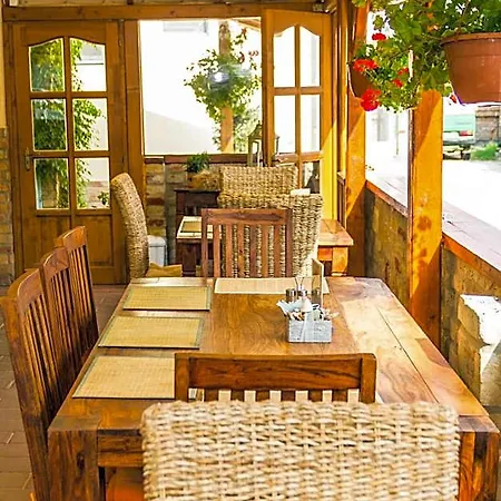 Oetoesfogat Panzio Bed & Breakfast