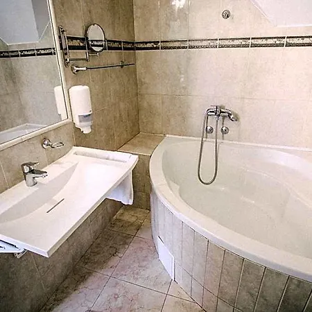 Bed & Breakfast Oetoesfogat Panzio Siófok