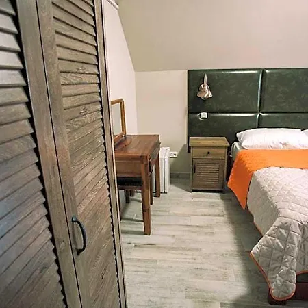 Oetoesfogat Panzio فندق مبيت وإفطار شيوفوك