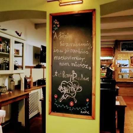 Oetoesfogat Panzio Bed & Breakfast Siófok