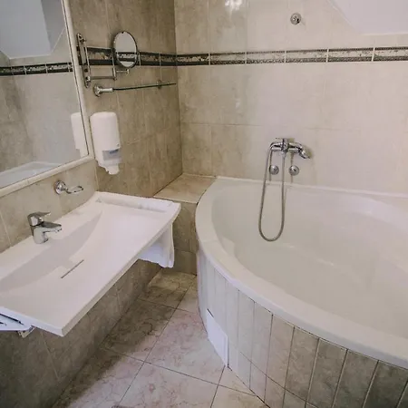 Oetoesfogat Panzio Bed & Breakfast 3*