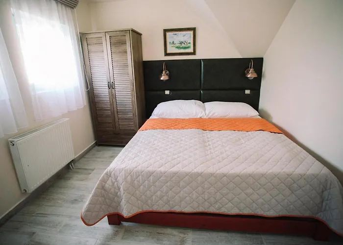 Oetoesfogat Panzio B&B